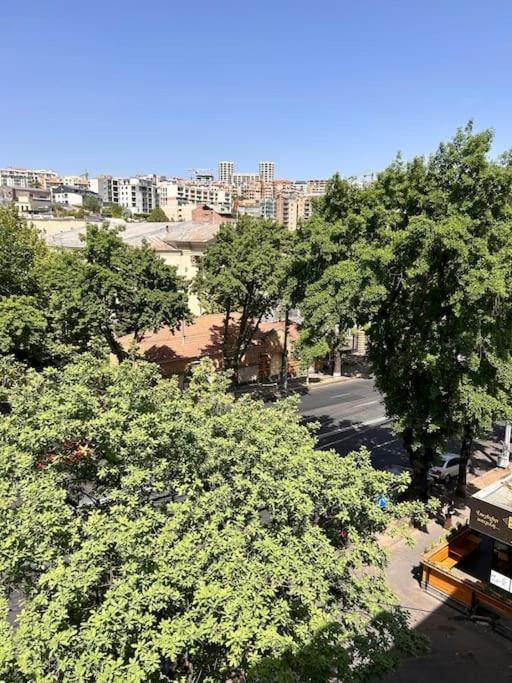 In The Heart Of Yerevan! Apartment Exterior photo