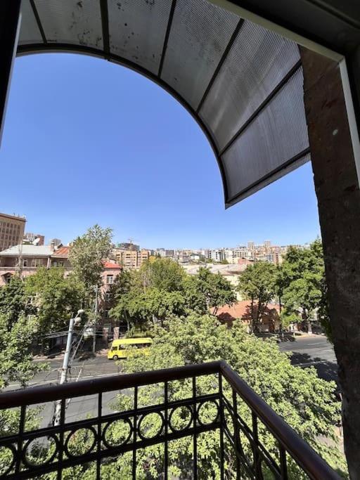 In The Heart Of Yerevan! Apartment Exterior photo